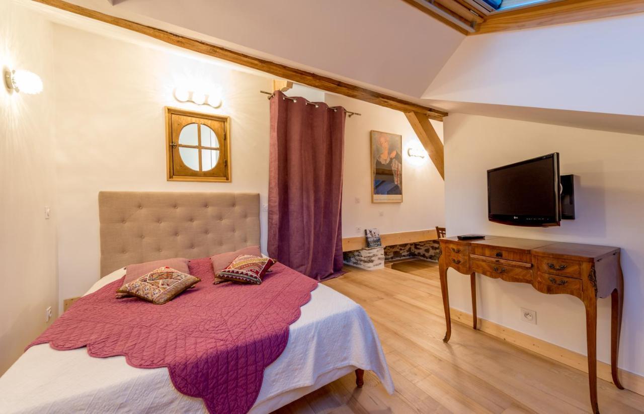Au Cheval Blanc - Appartements Et Chambres D'Hotes Albertville Exterior foto